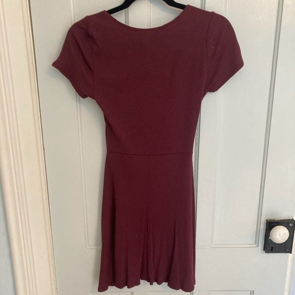 Casual Maroon Dress - Picture 3 of 3